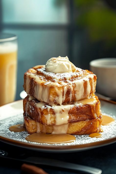 Cinnamon Roll French Toast Gourmet French Toast Recipe, Cinnamon Bun Breakfast, Salted Caramel French Toast, Cinnamon Toast Pancakes, Winter Brunch Food, Christmas Morning Breakfast Aesthetic, French Toast Bake Quick, Leftover Cinnamon Rolls, Cinnamon Roll Topping