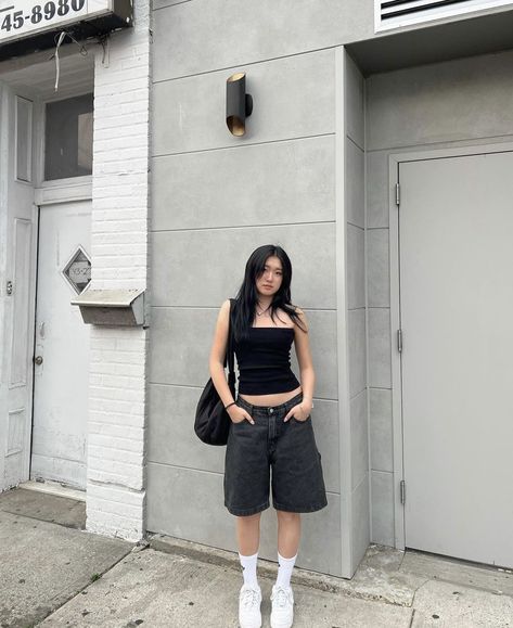 Japan Aesthetic Style, Jorts Korean Outfit, Shopping Outfit Ideas Summer, Tokyo Fits Summer, Japan Vacation Outfit Summer, Summer K Fashion, Acubi Style Summer, Outfit With Jorts Girl, Aesthetic Outfits With Shorts