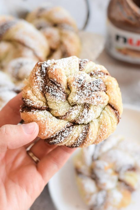 Nutella Puff Pastry Nutella Bread Twist, Nutella Knots Recipe, Easy Nutella Puff Pastry Recipes, Puff Pastry Nutella Twist, Nutella Pastry Knots, Nutella Thanksgiving Dessert, Puff Pastry Recipes With Nutella, Nutella Pastry Star Wreath, Chocolate Twist Pastry