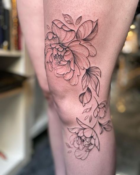 Knee Tattoo Peony, Peony Knee Tattoo, Floral Knee Tattoo, Traditional Peony, Toronto Tattoo, Knee Tattoos, Tattoo 2023, Flower Bouquet Tattoo, Camo Nails