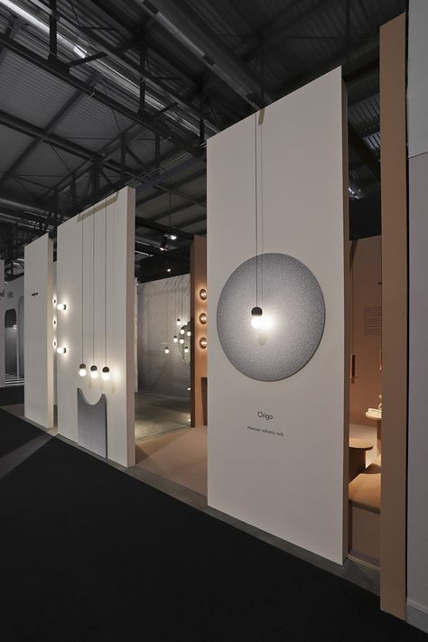 Showroom Lighting, Showroom Inspiration, White Rocks, Exhibition Stall, Showroom Interior Design, Stall Designs, Lighting Showroom, Exhibition Stand Design, Showroom Design