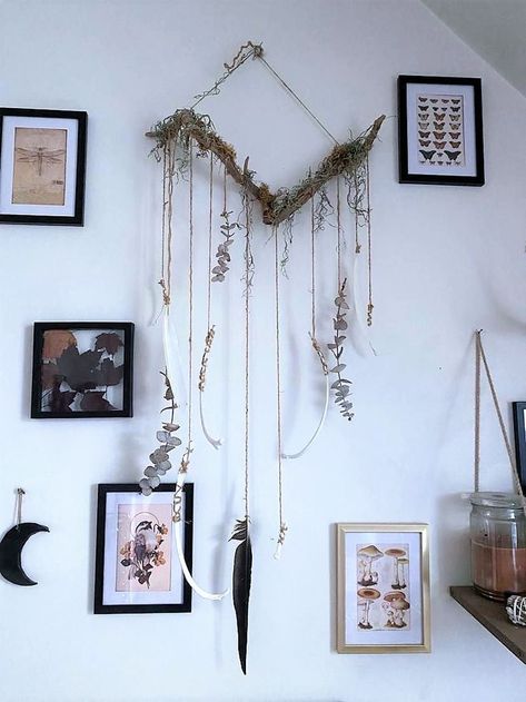 Bone Wall Hanging, Animal Bone Art, Bone Decor, Natural Wall Decor, Animal Skull Decor, Bone Decorations, Mobile Ideas, Oddities Decor, Fur Decor