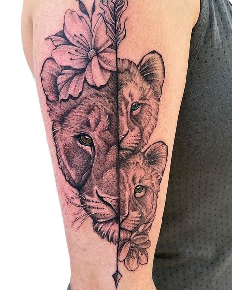 Lioness And Cub Tattoo, Lion Cub Tattoo, Female Lion Tattoo, Lioness And Cubs, Cubs Tattoo, Lioness Tattoo, Mom Tattoo Designs, Female Sleeve, Lion Tattoo Design