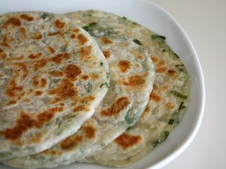 Spring Onion Paratha, Onion Paratha Recipe, Onion Paratha, Chinese Scallion Pancakes, Paratha Bread, Chapati Bread, Scallion Pancakes Chinese, Scallion Pancake Recipe, Green Onion Pancake