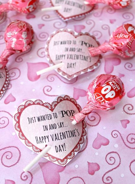 Tootsie "POP" Class Valentines - What a cute idea for a DIY homemade Valentine treat! Valentines Grams, Valentine Grams, Valentine Candy Grams, Candy Gram, Valentines Treats, Valentines Candy, Candy Grams, Class Gifts, Tootsie Pop