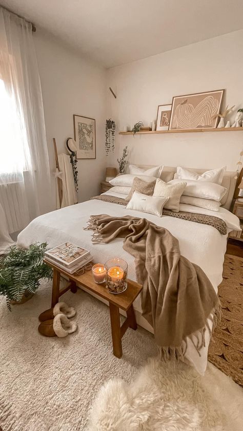 White Brown Aesthetic Bedroom, Cream Bedroom Ideas Boho, Beige Theme Bedroom Ideas, White Brown Bedroom Ideas, Simple Room Color Ideas, Brown And Beige Room Bedrooms, Neutral Color Room Aesthetic, Room Ideas Brown And White, Room Ideas Aesthetic White And Brown