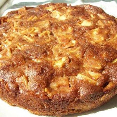 One Bowl Apple Cake Recipe, One Bowl Apple Cake, Moist Apple Cake, Apple Cake Recipes, Easiest Apples, Upside Down Cake, Apple Desserts, Almond Cakes, Fresh Apples