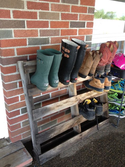 Boot Storage Shoe Storage Pallet, Tall Boot Storage, Outdoor Shoe Storage, Diy Shoe Rack Ideas, Cabinet Tall, Hallway Shoe Storage, Diy Shoe Rack, Boot Rack, Boot Storage