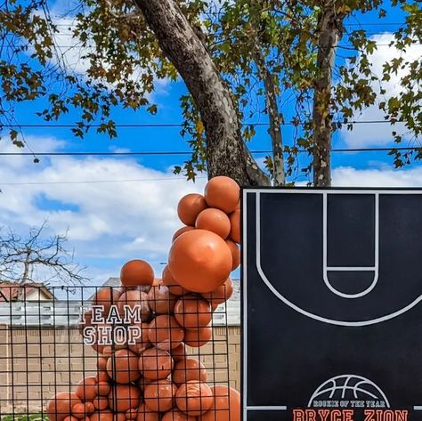 Event Designer and Balloon Designer on Instagram: "Do you have a baller in your family that would love a basketball party? It's no secret I'm Filipina and that means everyone in my family loves a good basketball party. All the NBA jerseys came out in full display 😂. Interactive displays bring it to the next level, we painted the rim to match with the backdrop and the party hosts made a game out of the real basketball hoop! Who doesn't love competitive shooting as entertainment and games with prizes?! Comment below who in your life would love this kind of party! . . . . . . #backdroprentals #rookieoftheyearparty #firstbirthdayparty #firstbirthdaybackdrop #basketballthemedparty #boybirthday #interactivedisplay #boybabyshower #babyshower #basketballparty #sportsparty #balloongarlands #baske Sports Party Backdrop, Basketball Party Balloons, Basketball Birthday Backdrop, Basketball Birthday Party Activities, Vintage Basketball Party, Basketball Balloon Garland, Basketball Game Party, Basketball Birthday Party Favors, Games With Prizes