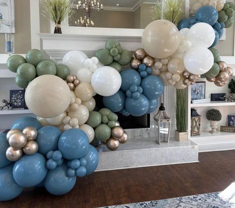 Fireplace Mantle Balloon Garland, Balloon Garland On Mantle, Garland On Mantle, Church Backdrop, Balloon Walls, Balloon Arch Diy, Party Balloons Diy, Deco Ballon, Balloon House