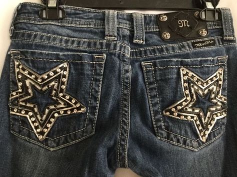 Star Back Pocket Jeans, Star Miss Me Jeans, Jean Pocket Ideas, Cool Jeans Aesthetic, Y2k Jeans Back Pocket, Y2k Jean Pockets, Jeans Pockets Ideas, Jeans With Stars On Back Pocket, Missme Jeans Outfits