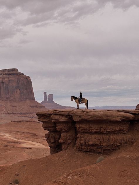 John Wayne Aesthetic, Wild West Photos, Western Scenery, John Wayne Wallpaper, Cowpoke Aesthetic, Monument Valley Picture Ideas, Farm Ranch, Out West, Canyon Aesthetic