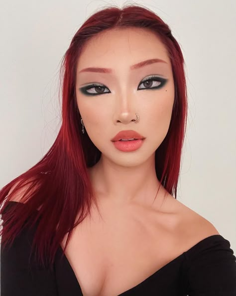 Red Eyebrows Makeup, Red Hair And Red Eyebrows, Red Eyebrow Makeup, Red Eyebrows, Fire Makeup, Makeup Stylist, Alternative Makeup, Cute Makeup Looks, Asian Eye Makeup