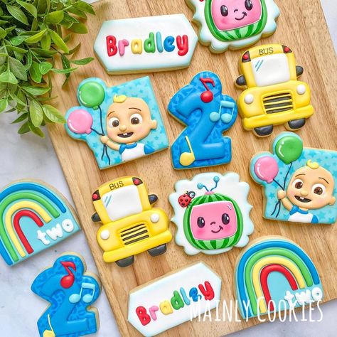 Coco Melon Cookies Decorated, Cocomelon Birthday Cookies, Cocomelon Cookies Decorated, Cocomelon Cookies, 2 Cookies, Boys 1st Birthday Cake, Coco Melon, Cocomelon Birthday, Party Cookies