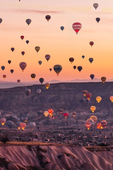 Tiktok Challenge, Travel Wallpaper, Wallpaper Tumblr, Hot Air Balloons, Air Balloons, Jolie Photo, Nature Travel, Hot Air Balloon, Air Balloon