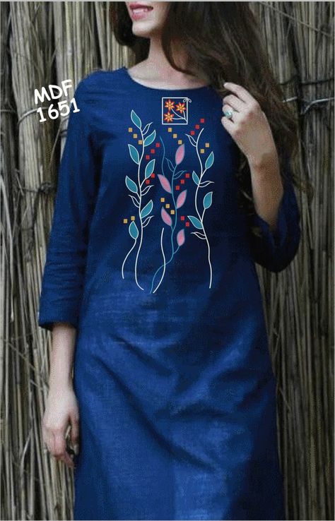 Handprint Kurti Design, Handpaint Kurti Design, Hand Paint Kurti Design, Kurta Hand Embroidery Design, Hand Painted Kurtas For Women, Kurti Painting Ideas, Hand Paint Kurti, Fabric Paint Kurti Design, Febric Penting Design Kurti