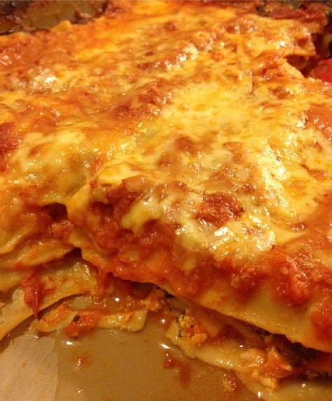 Greek Yogurt Lasagna - want to try! Vegetarian Lasagna Soup, Slow Cooker Lasagna Soup, Greek Lasagna, Lasagna Soup Crockpot, Easy Lasagna Soup, Dinner Then Dessert, Lasagna Soup Recipe, Crockpot Lasagna, Slow Cooker Lasagna