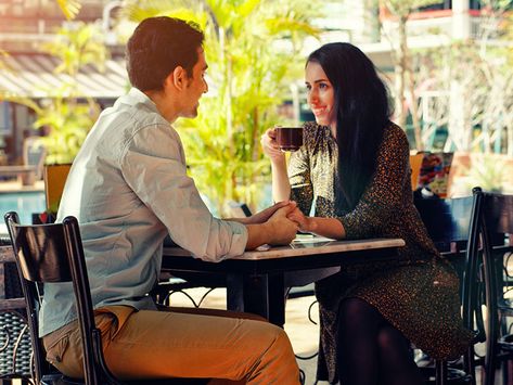 How To Be Romantic, Man Smile, Flirting Body Language, Brand Shoot, Date Outfit Casual, Flirting Tips For Girls, Flirt Tips, Flirting Moves, Meet Singles