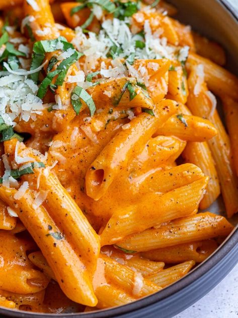 Roasted Red Peppers Recipes, Favorite Dinner Recipes, Unique Pasta, Red Pepper Recipes, Penne Pasta Recipes, Roasted Red Pepper Pasta, Red Pepper Pasta, Pepper Pasta, Favorite Dinner