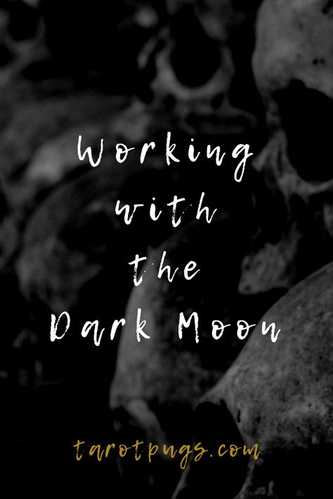 Find out what the dark moon phase is all about and how you can work with this moon phase in your magick and spells. #witchcraft Dark Moon Phase, Dark Moon Magic, Dark Moon Ritual, Cosmic Witchcraft, Witches Grimoire, Pagan Moon, Moon Capricorn, Water Spells, Hecate Goddess