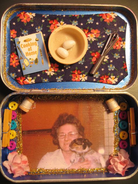 Altoid Tin Shrine, Shrines Box Diy, Pocket Shrine Diy, Altoid Shrine, Grandma Gifts Diy, Shrine Aesthetic, Tin Shrine, Personal Shrine, Mini Shrine