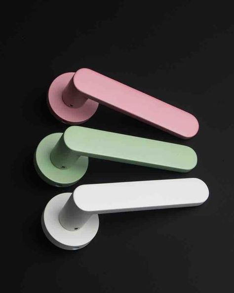 Modern Door Handle, Bedroom Door Handles, White Internal Doors, Door Handles Modern, Internal Door Handles, Door Handles Interior, Lever Door Handles, Internal Door, Door Fittings