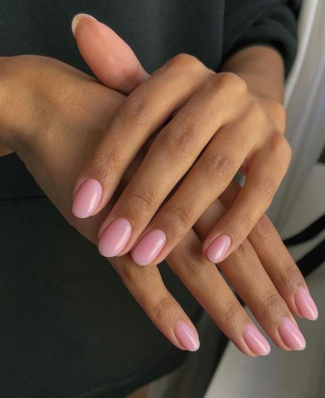 Light Light Pink Nails, Classy Biab Nails, Pink Oval Nails Short, Natural Nail Shape Ideas, Natural Round Nails Short, Short Pink Dip Nails, Pink Natural Nails Gel, Oval Biab Nails, Milky Pink Pedicure