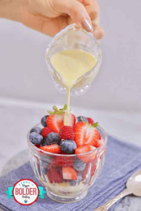 Vanilla Anglaise Recipe, Vanilla Custard Sauce Recipe, Cream Anglaise, Custard Sauce Recipe, Malibu Food, Unusual Desserts, Vanilla Custard Sauce, Creme Anglaise Recipe, Custard Sauce