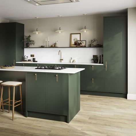 Kitchen Cabinets Green, Green Kitchen Aesthetic, Howdens Kitchens, Latest Kitchen Trends, Green Kitchen Designs, Dark Green Kitchen, Sage Green Kitchen, Green Kitchen Cabinets, Kitchen Aesthetic