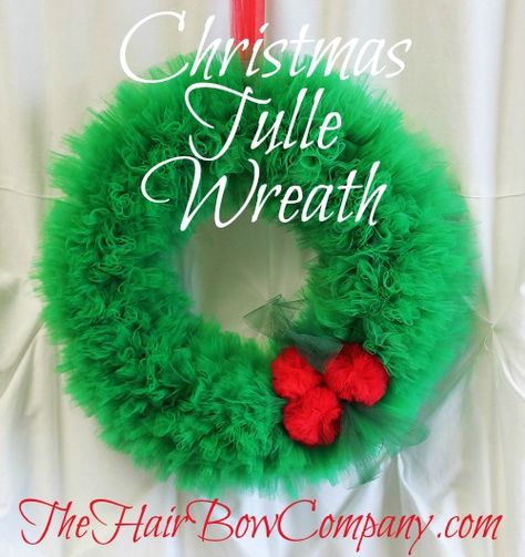 Tulle Christmas Wreath Christmas Tulle Wreath, Tulle Wreath Diy, Christmas Tulle, Tulle Decorations, Tulle Crafts, Diy Tulle, Tulle Wreath, Easy Christmas Wreaths, Christmas Mesh Wreaths