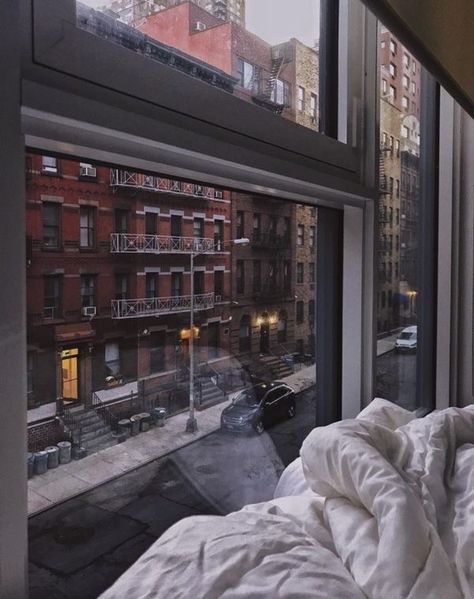 Downtown Apartment Aesthetic, New York Apartment Aesthetic, Nyc Girl, Nyc Aesthetic, Nyc Life, New York Aesthetic, New York Life, Apartment Aesthetic, New York Apartment