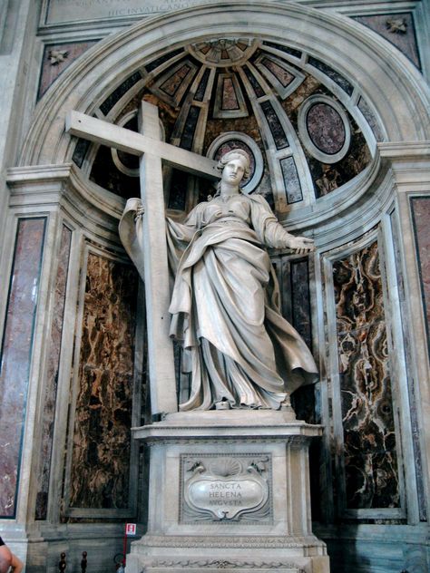 Legend attributes the discovery of the True Cross to St. Helena, the mother of the emperor Constantine, who travelled to the Holy Land in search of relics of the Savior. She found the True Cross on… Imperiul Roman, St Veronica, Santa Helena, Constantine The Great, Eastern Orthodox Church, St Peters Basilica, Roman Emperor, St Pierre, St Helens