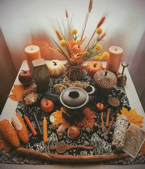 🍁 Blessed Mabon 🍁 #mabon #autumn #altar #sacredspace Blessed Mabon, Mabon Altar, Samhain Altar, Samhain Ritual, Witch Kit, Altar Ideas, Pagan Festivals, Magia Das Ervas, Autumnal Equinox