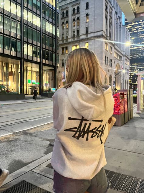 Sweat Stussy, Stussy Hoodie, A Day In My Life, Day In My Life, Hoodie Aesthetic, Too Funny, Stockholm Fashion, Hoodie Outfit, Mode Inspo