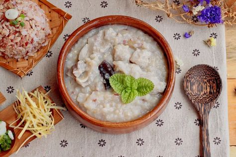 This Finnish Riisipuuro recipe is a tasty dish I discovered on a trip, and I just had to try it. It's a traditional, warm, and creamy rice porridge that comes from Finland. People there love to eat it, especially during the colder months. I was so excited to make this yummy treat and share it with my friends and family. When I first heard about the Finnish Riisipuuro recipe, I was curious to learn more. Finland Recipes, Finland People, Finland Food, Cold Environment, Finnish Christmas, Finnish Food, Salmon Soup, Finnish Recipes, Honey Baked Ham