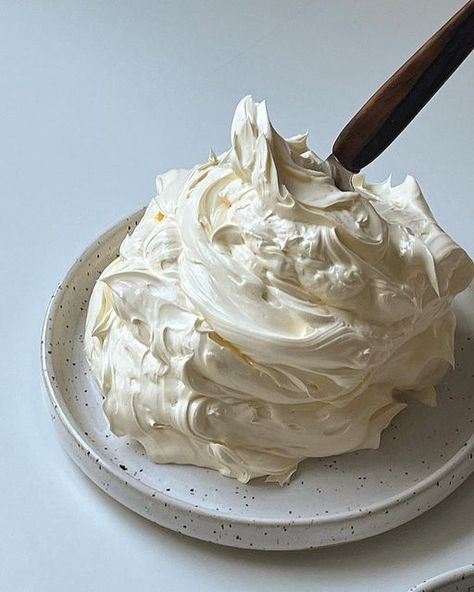 CLO on Instagram: "Small whipped butter mountain by @martaxeats September 2022 💘" Vanilla Desserts Aesthetic, Vanilla Dessert Aesthetic, Buttercream Aesthetic, Vanilla Cake Aesthetic, Olive Oil Packaging, Vibe Aesthetic, Whipped Butter, Food Wallpaper, September 2022