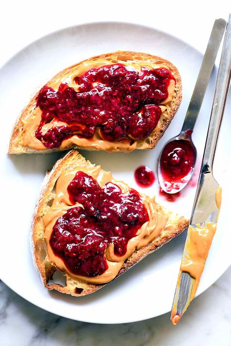 20-Minute Berry Jam | foodiecrush .com Jam Food Photography, Selai Strawberry, Jam Photography, Sweet Food Photography, Honey Aesthetic, Jam Toast, Aronia Berries, Berry Jam, Foodie Crush