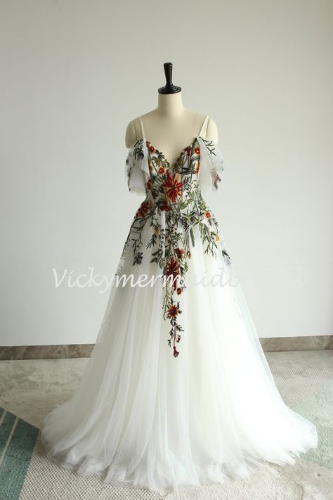 Wedding Dress With Leaves Lace, Plus Size Wedding Dresses Forest, Floral Embroidered Wedding Dress Plus Size, Boho Wildflower Wedding Dress, Colorful Embroidery Wedding Dress, Wedding Dresses Embroidery Flowers, Embroidery On Wedding Dress, Wedding Dresses With Embroidered Flowers, Colorful Plus Size Wedding Dress