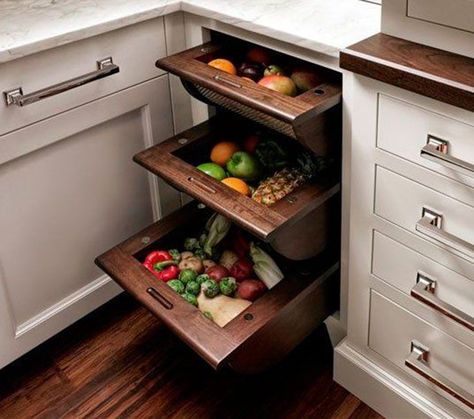 15 tips for making the most out of your tiny kitchen – Cottage Life Organiser Cucina, Vegetable Drawer, Basket Drawers, Kitchen Words, Traditional Cabinets, Custom Kitchens, Smart Kitchen, Modern Cabinets, Kitchen Drawers