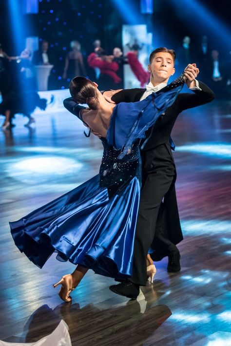 Ballroom Dancing Aesthetic, Ballroom Photography, Two People Dancing, Types Of Ballroom Dances, Ballroom Dance Competition, Standard Dance, Dancing Dresses, Dancing Drawings, Ballroom Dancer