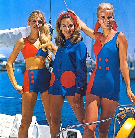 Archive swimwear design by Oleg Cassini, for R and W H Symington 60s Fashion Trends, 70s Mode, 1960s Dresses, 60s 70s Fashion, Fashion 1960s, Look Retro, Vintage Swimwear, Vintage Swimsuits, Mod Fashion