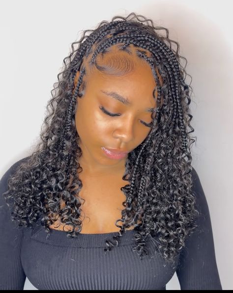 Braided Hairstyle Ideas For Black Women, Cute Vacation Hairstyles For Black Women, Side Part Boho Braids, Boho Braids Bob Black Women, Small Short Boho Knotless Braids, Knotless Bob Box Braids, Shoulder Length Goddess Braids, Outfits With Braids, Shoulder Length Boho Braids