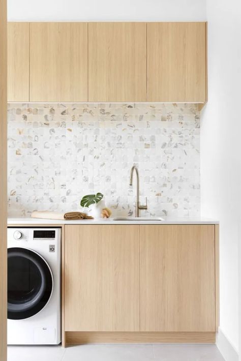 Laundry Splashback Ideas Laundry Renovation, Tiny Laundry Rooms, Laundry Ideas, White Laundry, Laundry Design, Scandi Home, Feature Tiles, White Laminate, Tiles Design