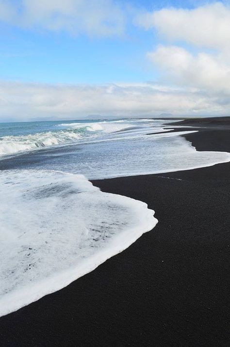 Magic Places, Porto Rico, Foto Tips, Black Sand Beach, Big Island Hawaii, Hawaii Beaches, Hawaii Vacation, Black Sand, Hawaii Travel