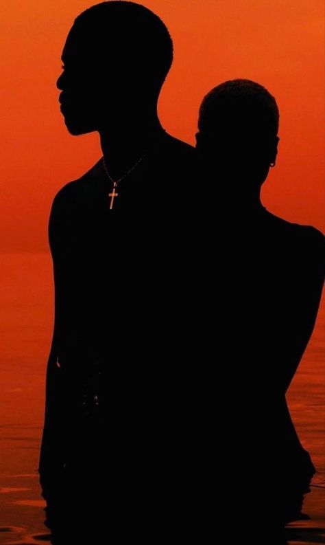 Inspiring Pictures Art, Couple Themed Photoshoot, Confrontation Aesthetic, Artistic Couple Aesthetic, Black Love 90s, Vintage Black Love Aesthetic, 90s Black Love Aesthetic, Feminine Men Art, Couple Photoshoot Black People