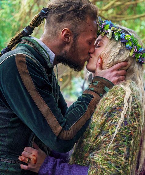 Vikings Tumblr, Vikings Ubbe, Ragnar Vikings, Vikings Travis Fimmel, Viking People, Viking Aesthetic, Nordic Wedding, Viking Quotes, King Ragnar