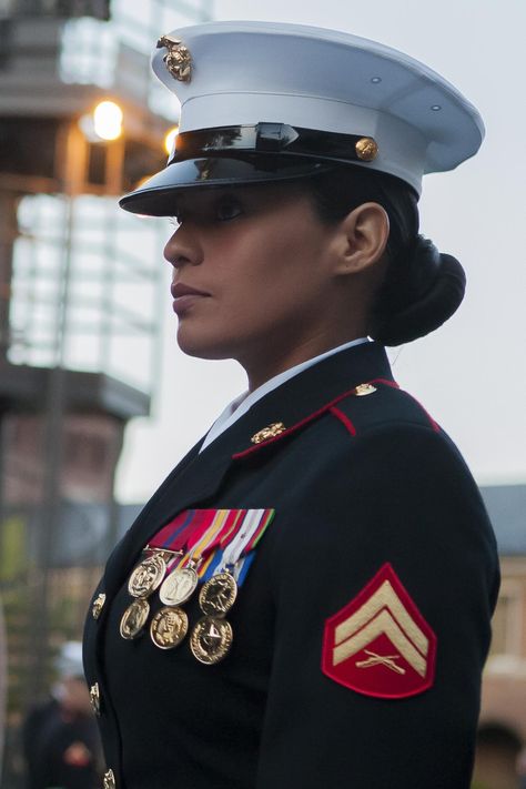 female Marine Corporal Female Marines Uniform, Marine Corps Women, Women Marines, Marines Uniform, Military Aesthetic, Women Warriors, Mechanical Power, Female Marines, Military Branches