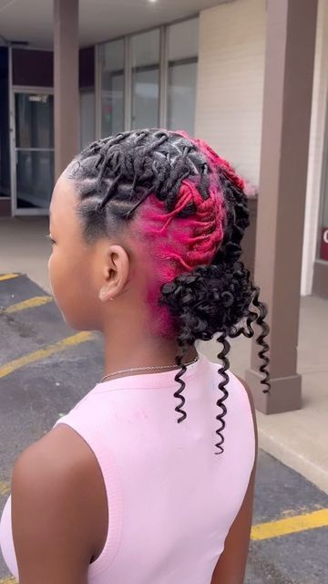 Chicago Loctician on Instagram: "Book Your Color Service With Me !! 😍😍 #chicagoloctician #chicagolocstylist #chicagolocextensions" Dreadlock Curly Hairstyles, Dread Loc Hair Styles, Womens Locs Hairstyles, Loc Styles Dreads, Loc Styles With Weave, Hairstyles Over Locs, Loc Dye, Dyed Locs Ideas, Locs With Color