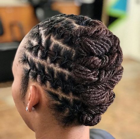 Styling Dreads Dreadlock Hairstyles, Best Dreadlocks Hairstyles For Women, Dreadlocks Style For Short Hair, Medium Locs Updo, Dreadlock Updo Hairstyles Black Women, Loc Styles Updo Women, Short Dreadlock Styles For Women, Updo Dread Styles For Women, Styling Sisterlocks