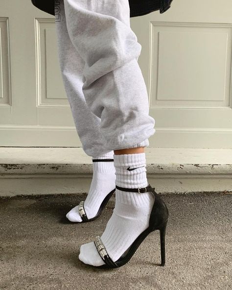 grey sweatpants, heels, nike socks Hypebeast Women Outfits, Hypebeast Women, Heels And Socks, Dr Shoes, Look Formal, Sock Outfits, Socks And Heels, White Socks, Aesthetic Shoes